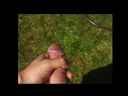 ❤️ Bidh hottie a 'faighinn a pussy pinc fucked agus cums le squirt ann an gàrradh samhraidh ❤  Porno  leinn